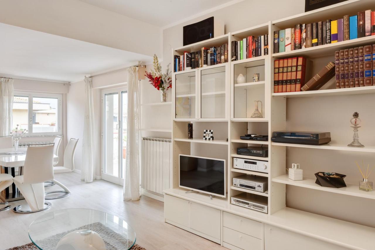 Luni Mare Bright Terrace Flat With Parking Apartment Marinella di Sarzana Exterior photo